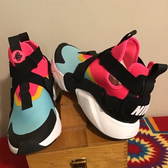 🔥Sale, wmns, Nike Air Huarache City Multi-color, like new, size 12US, no box, - Picture 3 of 7